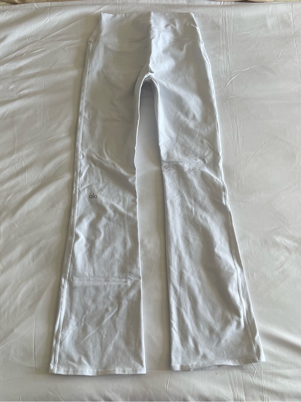 ALO Yoga White High-Rise Leggings with Subtle Logo